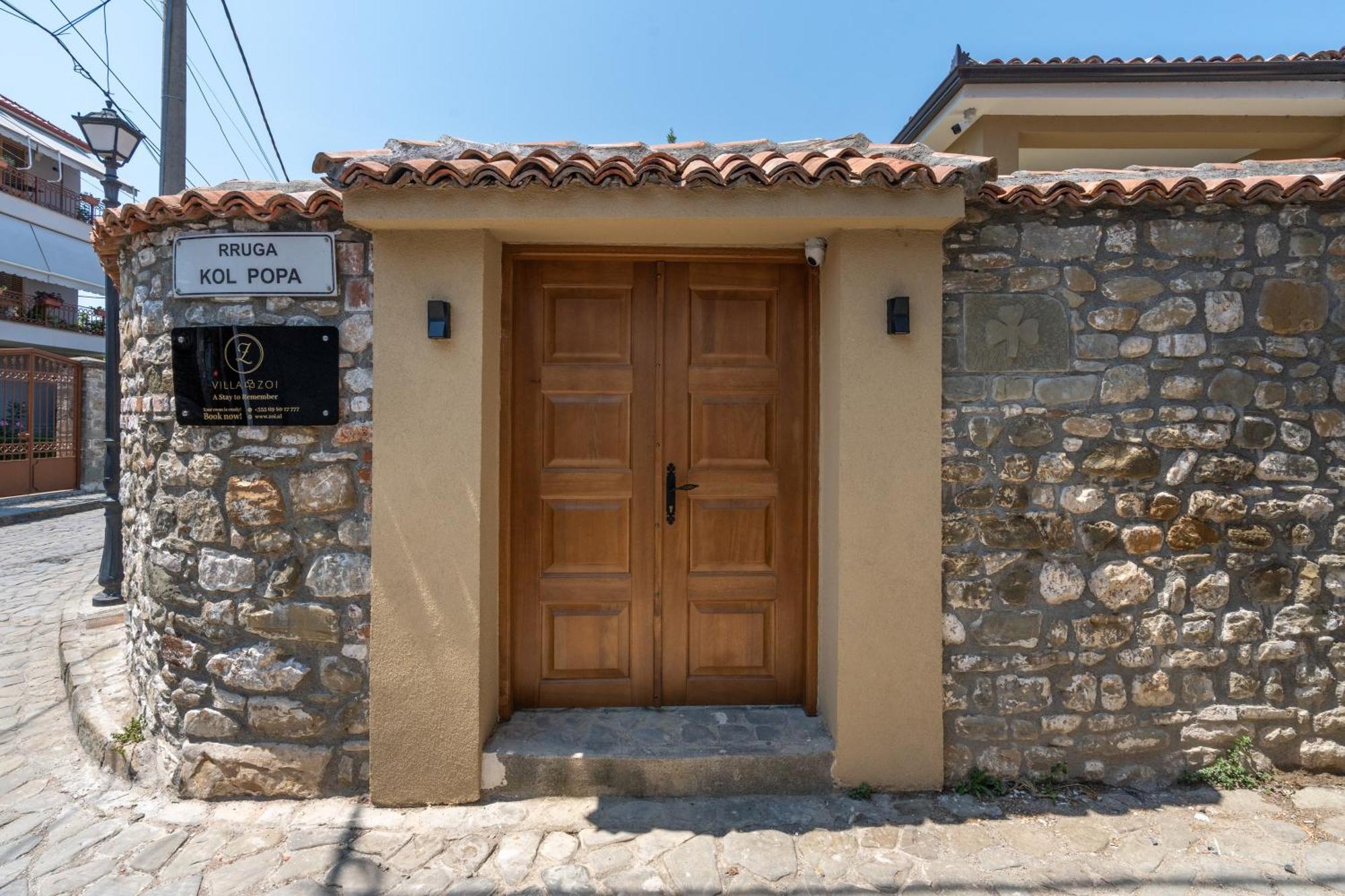 Villa Zoi A Stay To Remember I Located Inside The Castle Of Elbasan, On A Historic Roman Road Via Egnatia I Homemade Breakfast Exterior photo